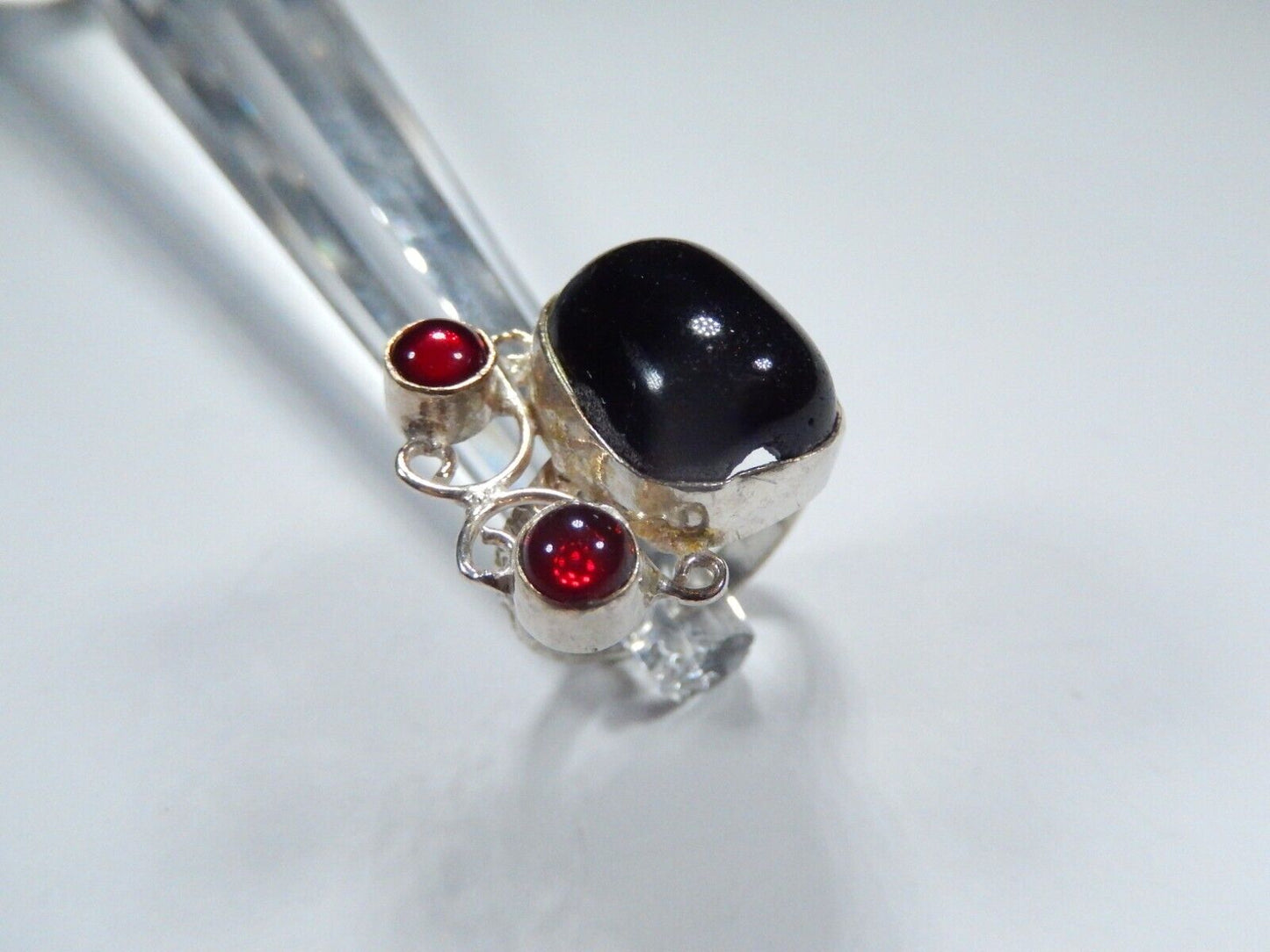 *VINTAGE*  Sterling 925 Silver Handmade Black Onyx and Garnet Ring Sz 7.5