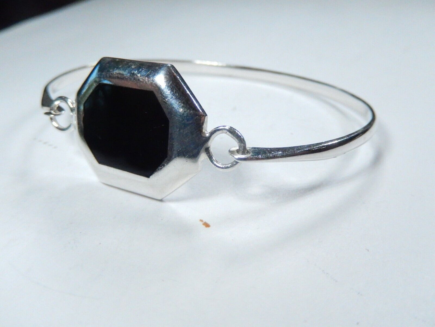 *VINTAGE*  925 Sterling Silver Black Onyx Hinged Hook On Bangle Bracelet