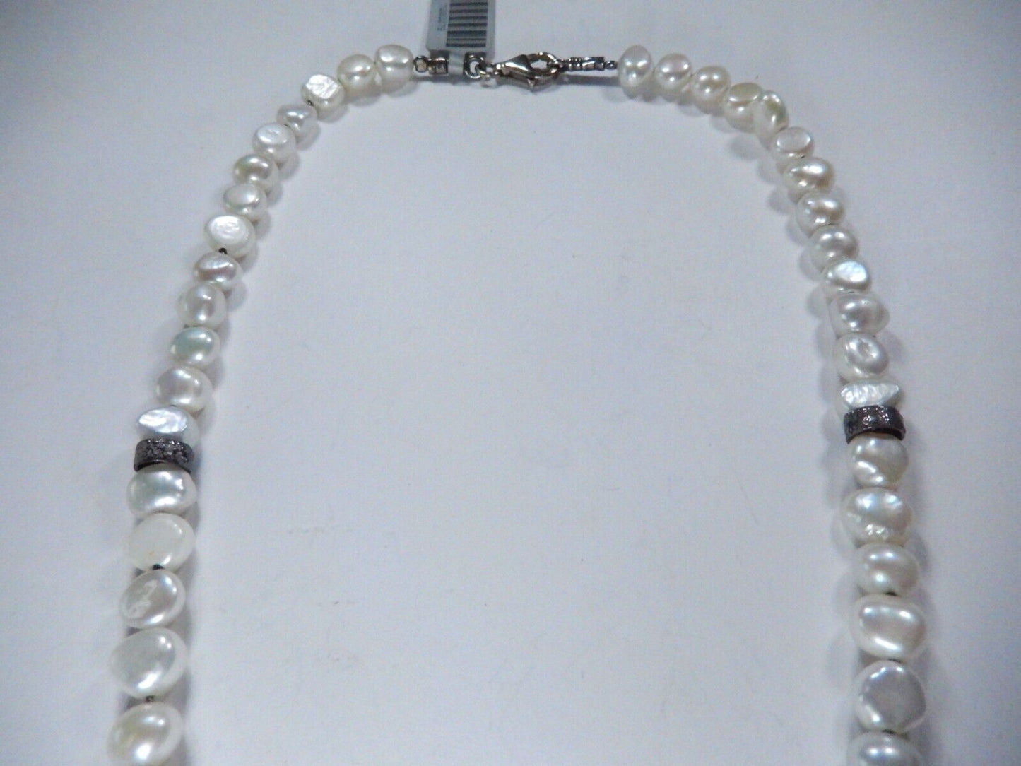 16" BUTTON PEARL NECKLACE WITH DECORATIVE STERLING SILVER PENDANT