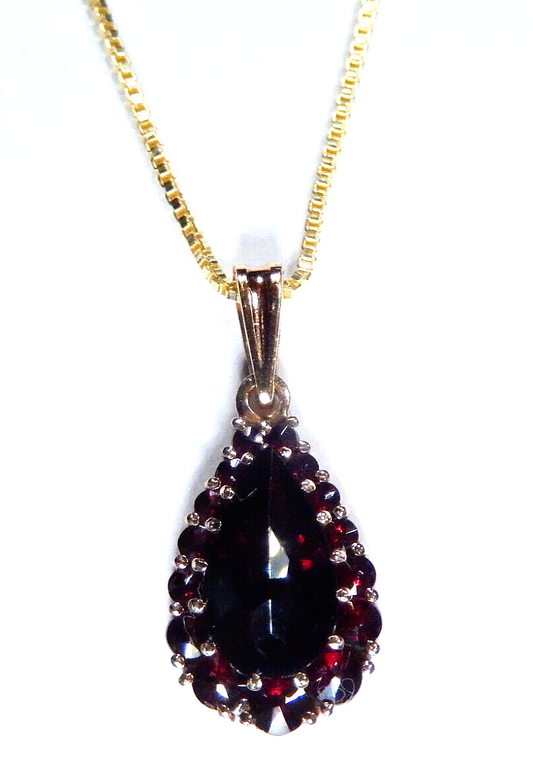 VINTAGE - 14K Solid Yellow Gold Teardrop/Pear Shape Garnet Pendant w/18" Chain