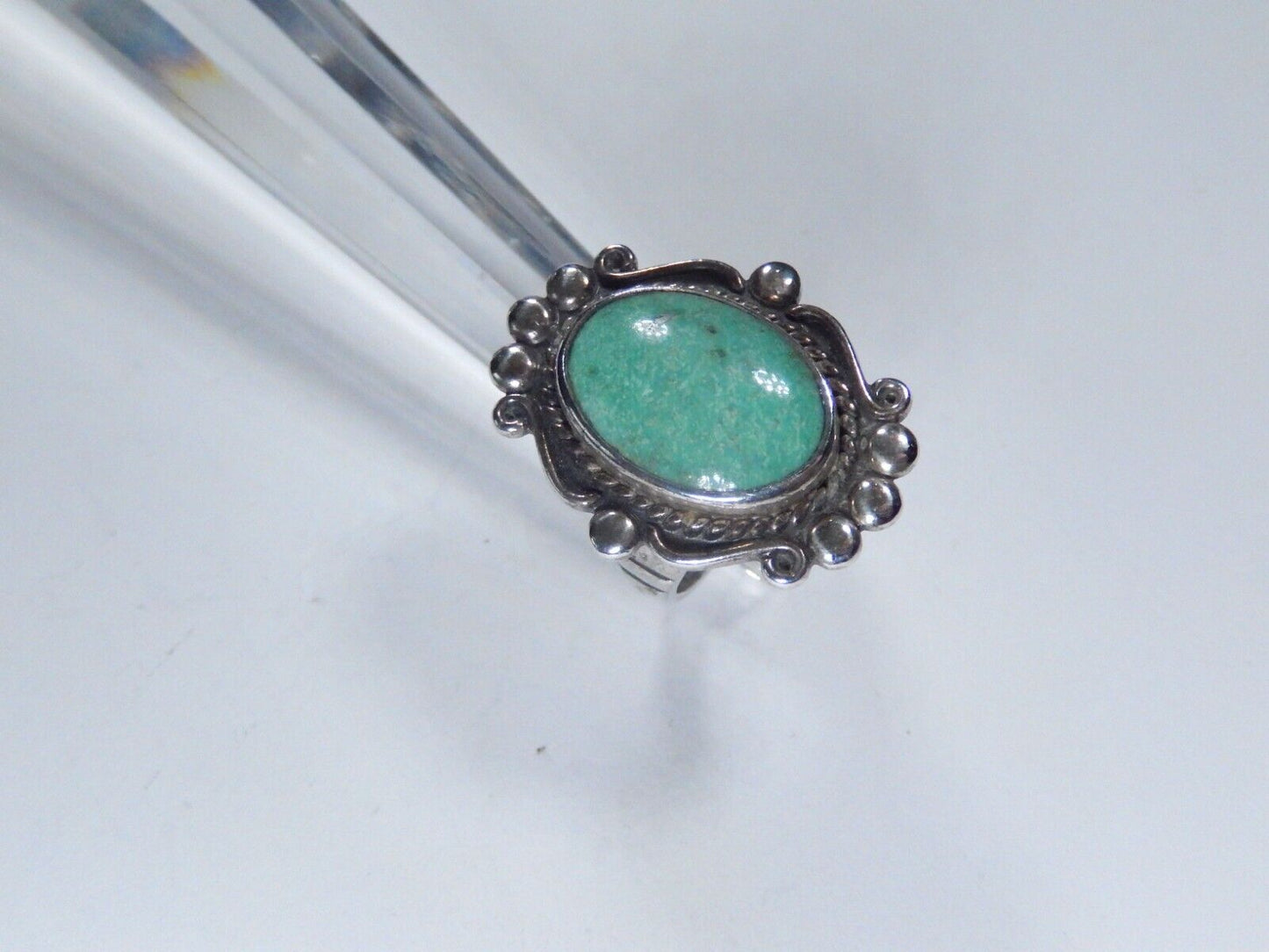 Old Navajo Green Gaspeite Gemstone Sterling Silver Native American Ring Size 5.5