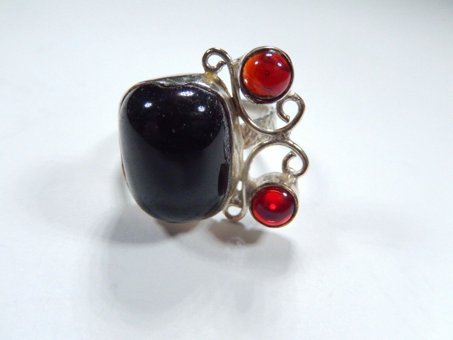 *VINTAGE*  Sterling 925 Silver Handmade Black Onyx and Garnet Ring Sz 7.5