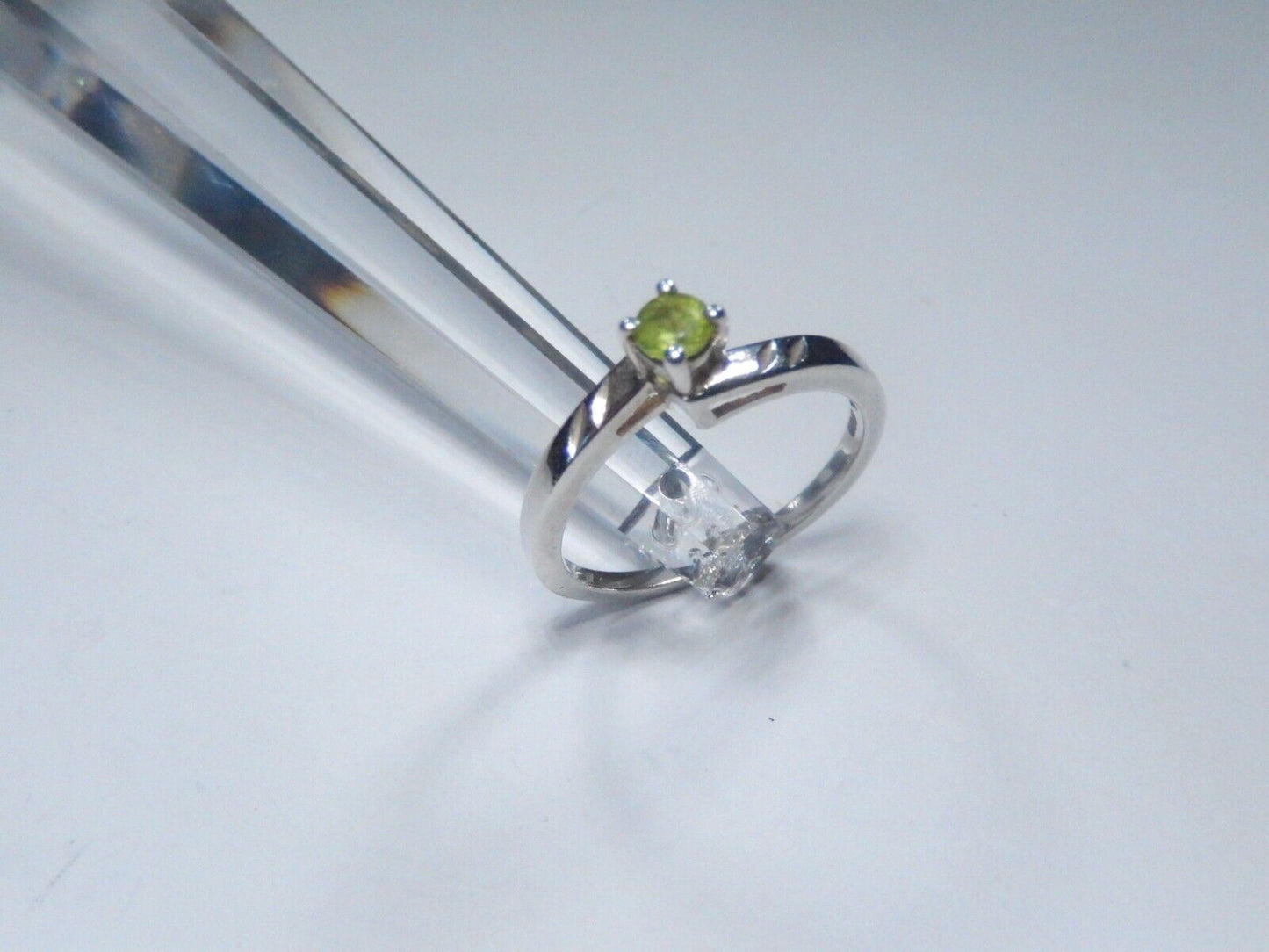 *VINTAGE* Sterling Silver Green Peridot Solitaire Ring Sz 9