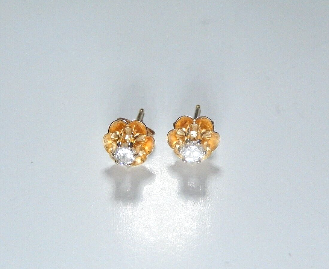 *VINTAGE*  ~ 14K Solid Yellow Gold .25CT NATURAL DIAMOND Buttercup Earrings