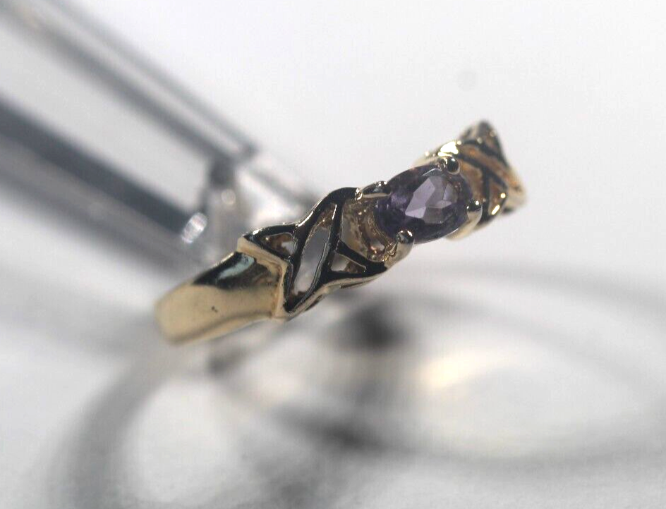 *VINTAGE*  LADIES GOLD VERMEIL STERLING AND AMETHYST RING SIZE 9