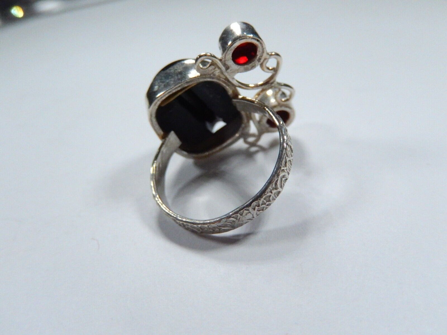 *VINTAGE*  Sterling 925 Silver Handmade Black Onyx and Garnet Ring Sz 7.5