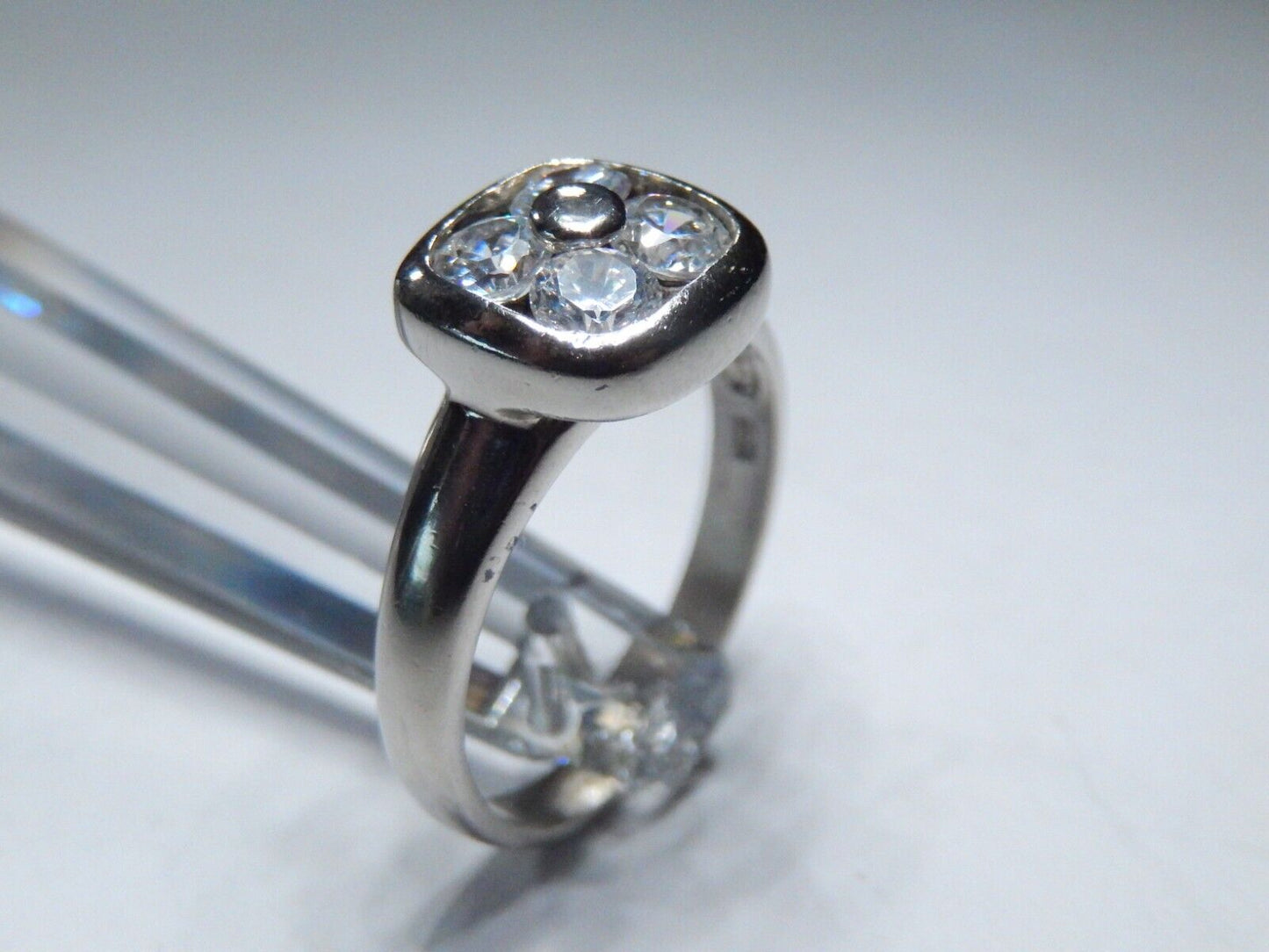 *VINTAGE* Sterling Silver Ladies Four Round Cut CZ Stones Ring