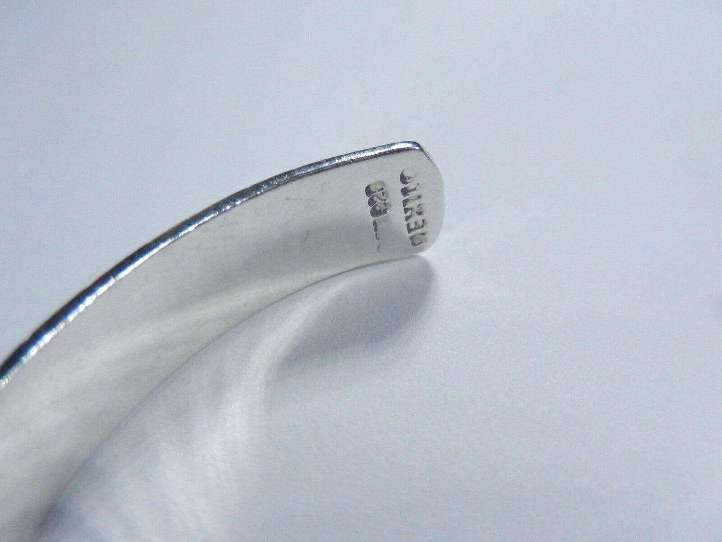 VINTAGE -  Mexico Sterling Silver 9.5mm Cuff Bracelet 20.1 Grams Size 7 Inch