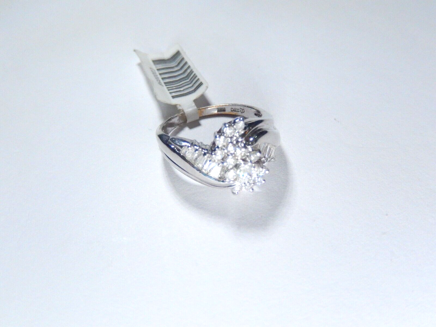 VINTAGE  14K WHITE GOLD  12ct NATURAL ROUND  BAGUETTE DIAMOND  RING SIZE 65