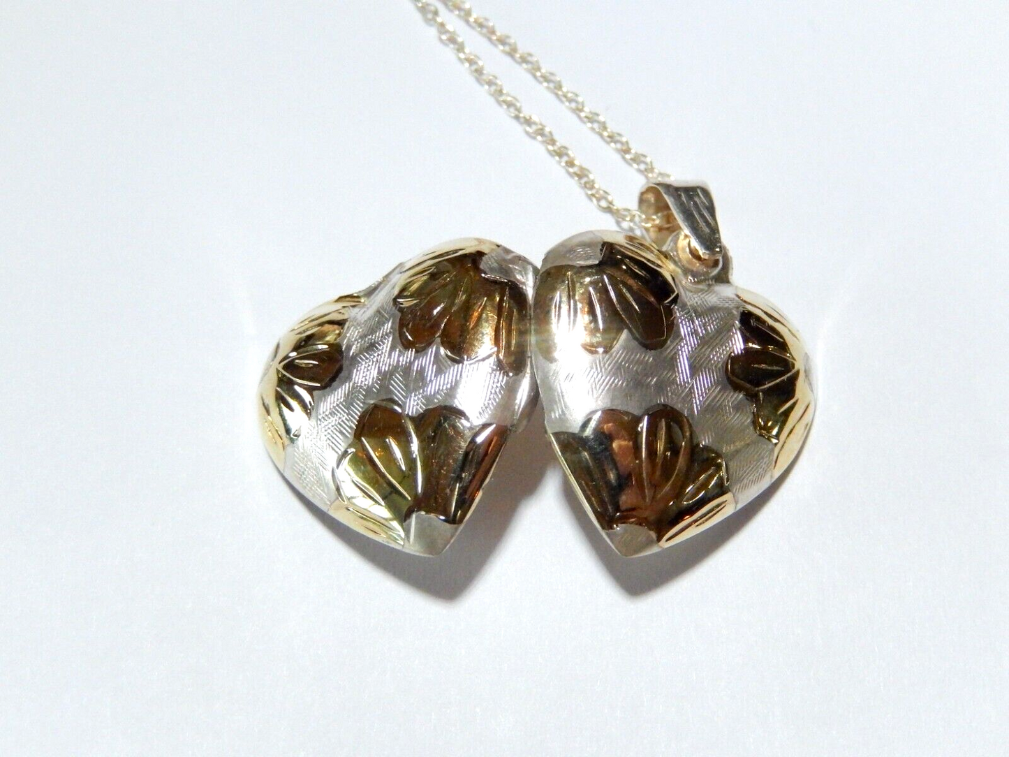 VINTAGE Sterling Silver Two Tone Heart Locket Etched Design w18 Ster Chain