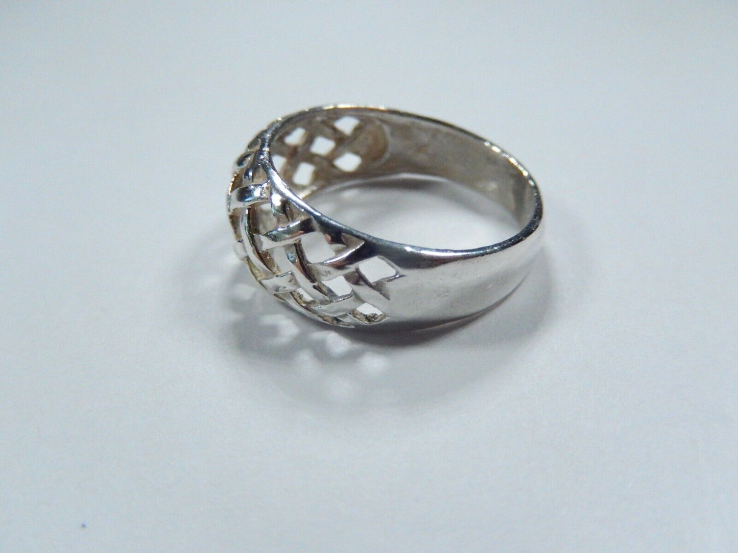 VINTAGE STERLING SILVER BASKET WEAVE PATTERN DOME RING SIZE 7.75