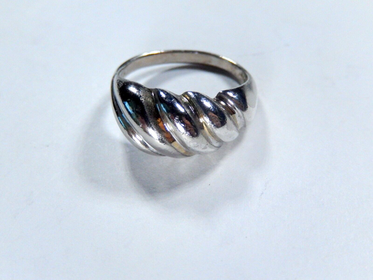 *VINTAGE* Sterling Silver Shrimp Dome Design Ring 925 Size 6.5