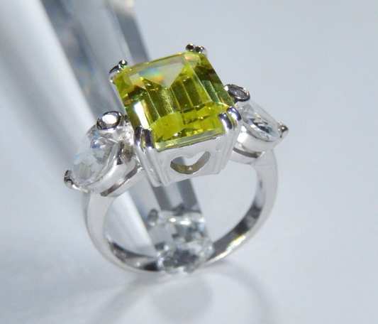 Sterling Silver 5.00 CT Peridot And Cubic Zirconia Statement Ring Sz 8