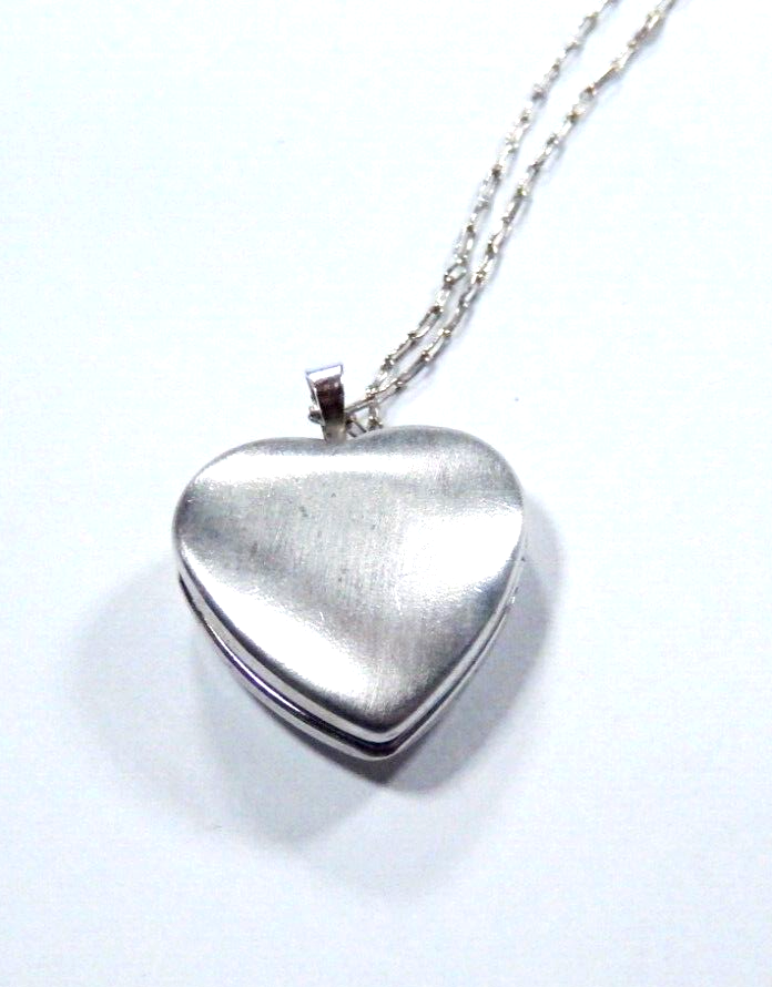 *VINTAGE*  Sterling Silver 925 Etched Heart Locket Pendant w/20" Sterling Chain