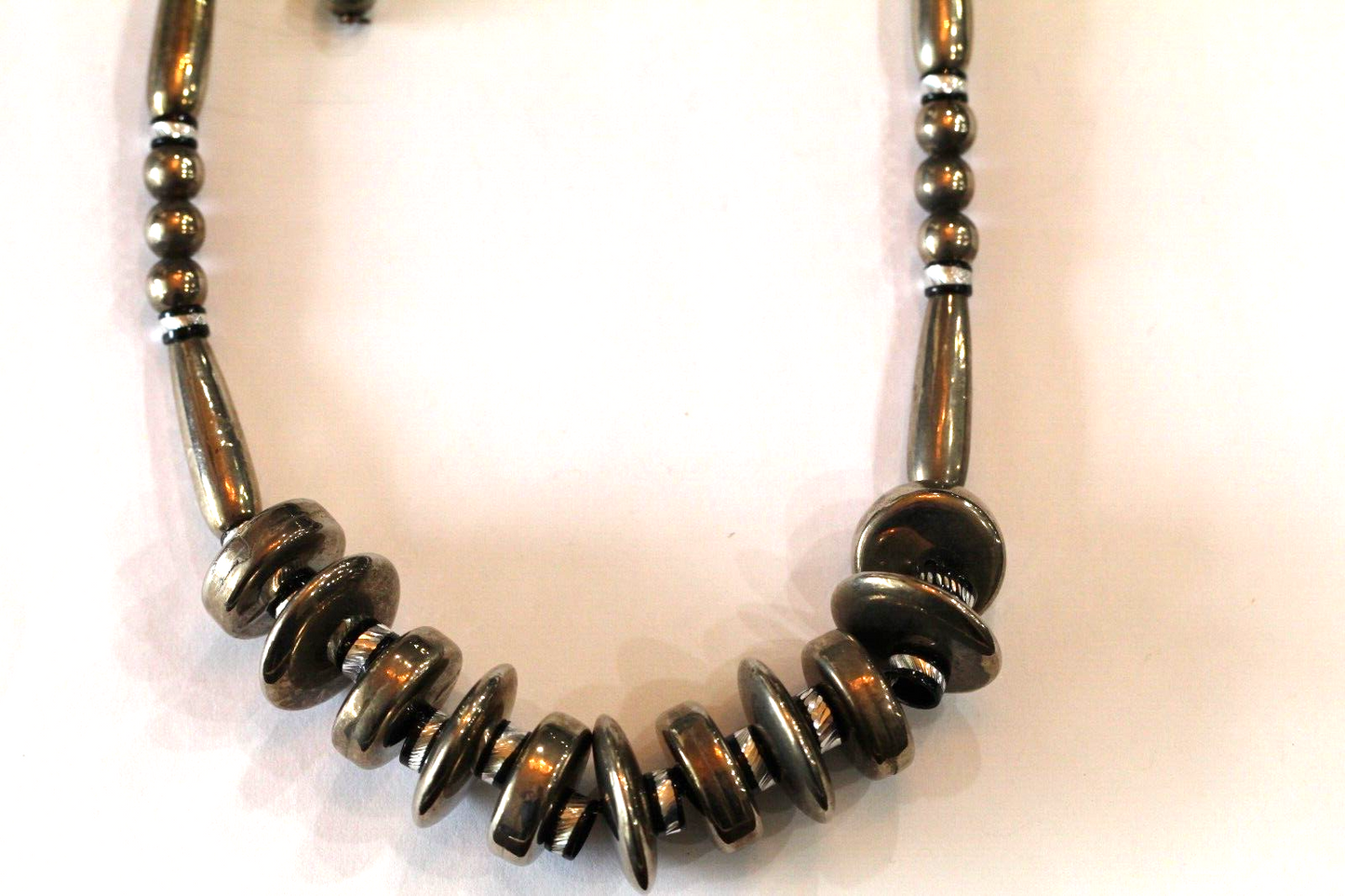 LARGE NATIVE AMERICAN NAVAJO STERLING SILVER 23 mm DISC & OTHER BEAD 22"NECKLACE