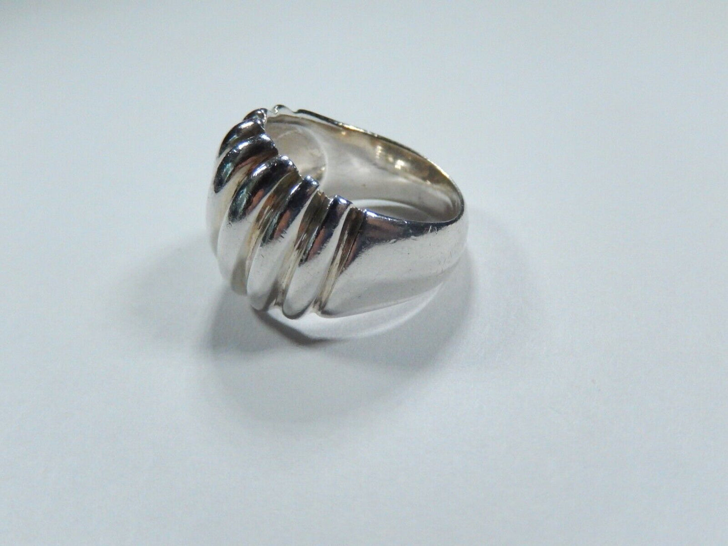 *VINTAGE*  STERLING SILVER 925 RIBBED DOME RING SIZE: 6.25