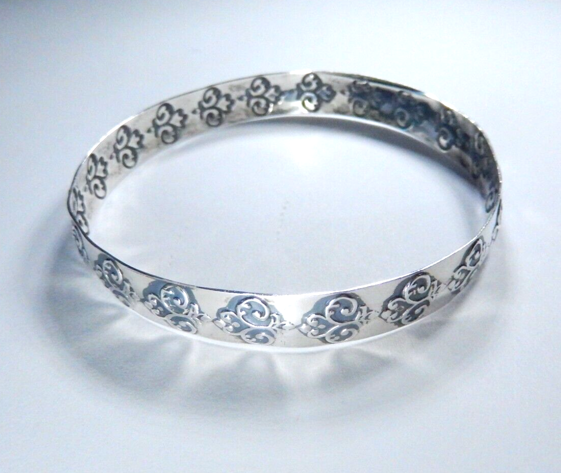 VINTAGE - Sterling Silver Repousse Medium 7" Bangle Bracelet 9mm Wide