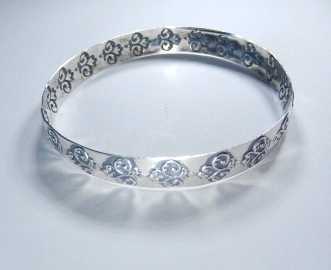 VINTAGE - Sterling Silver Repousse Medium 7" Bangle Bracelet 9mm Wide