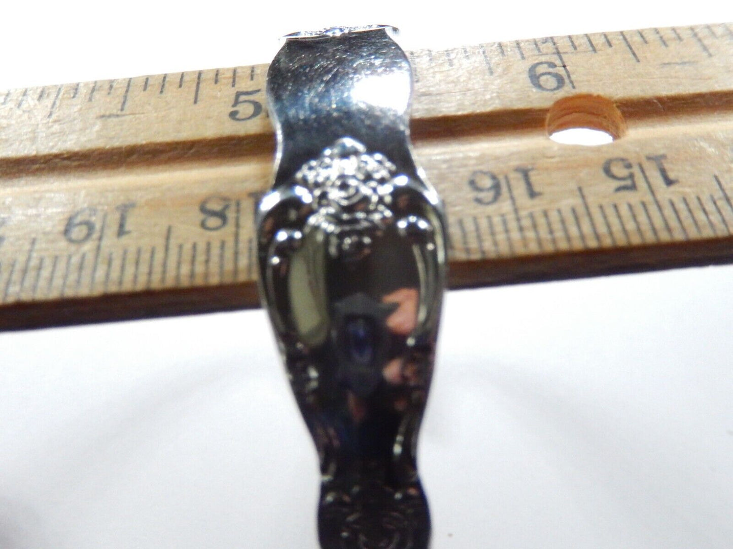 VTG W.M. A. Rogers Oneida LTD Silver Plated Floral Double Spoon Cuff Bracelet