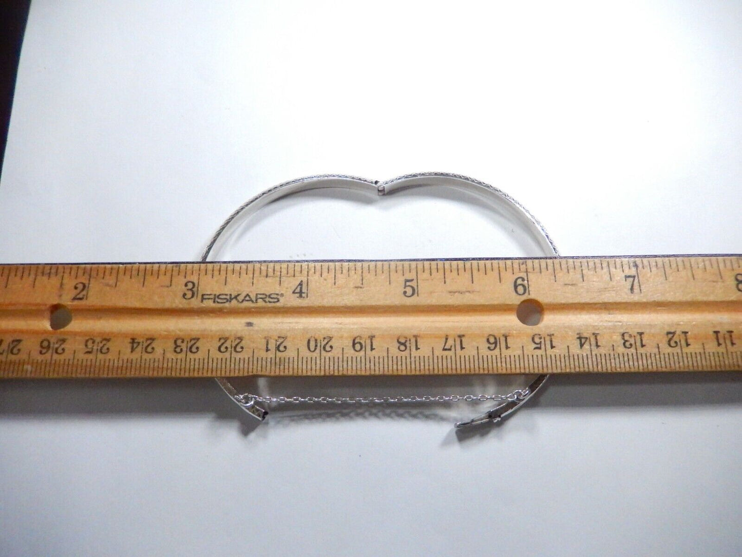 *VINTAGE*  Sterling Silver 5.0mm Etched Hinged Safety Chain Bangle Bracelet