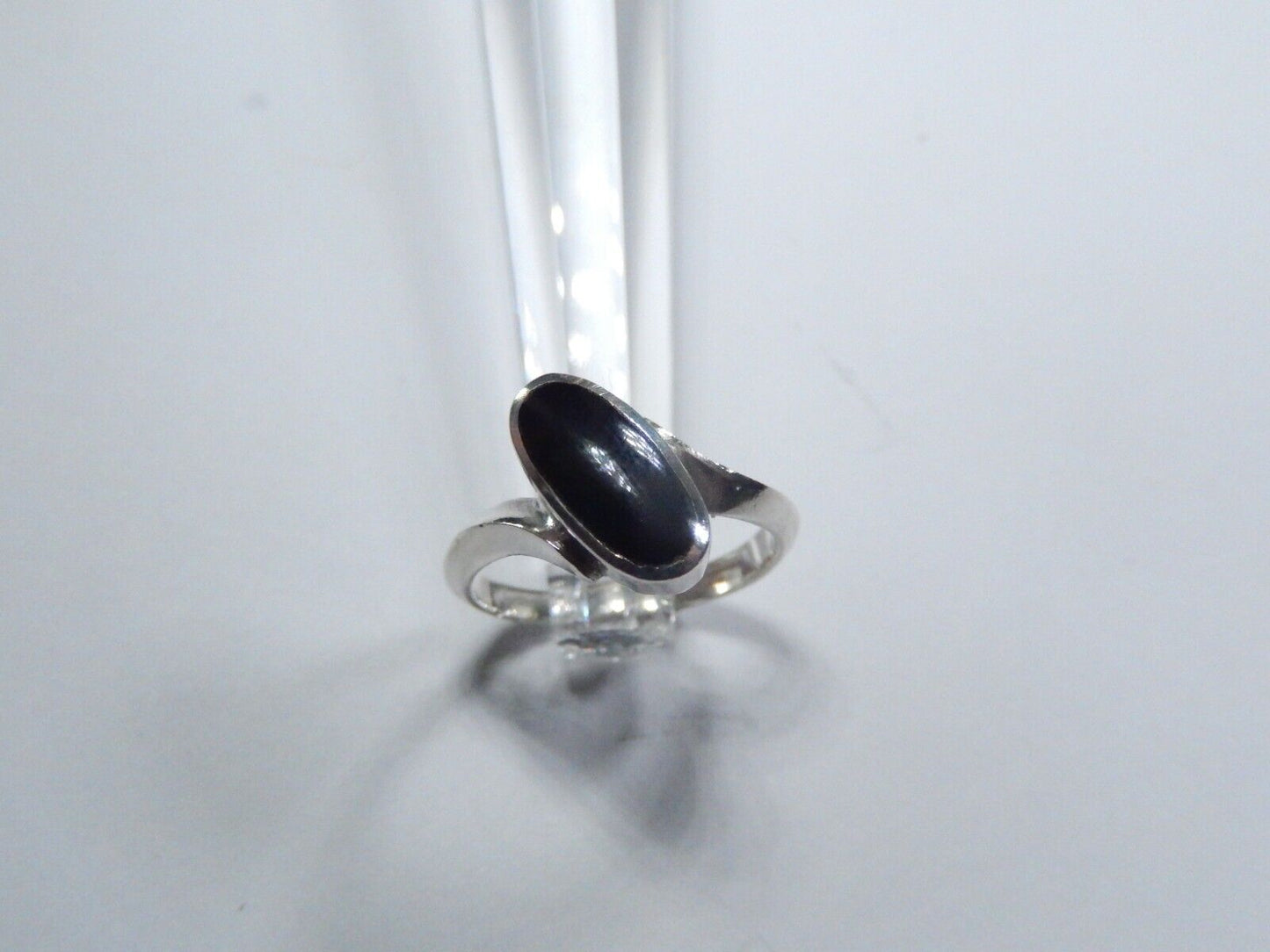 *VINTAGE*  Modernist Long Oval Black Onyx Sterling Silver Ring Size 5
