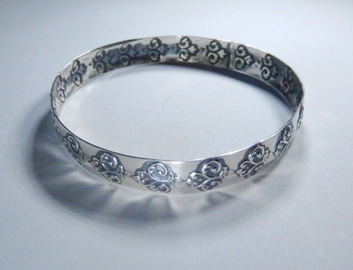 VINTAGE - Sterling Silver Repousse Medium 7" Bangle Bracelet 9mm Wide