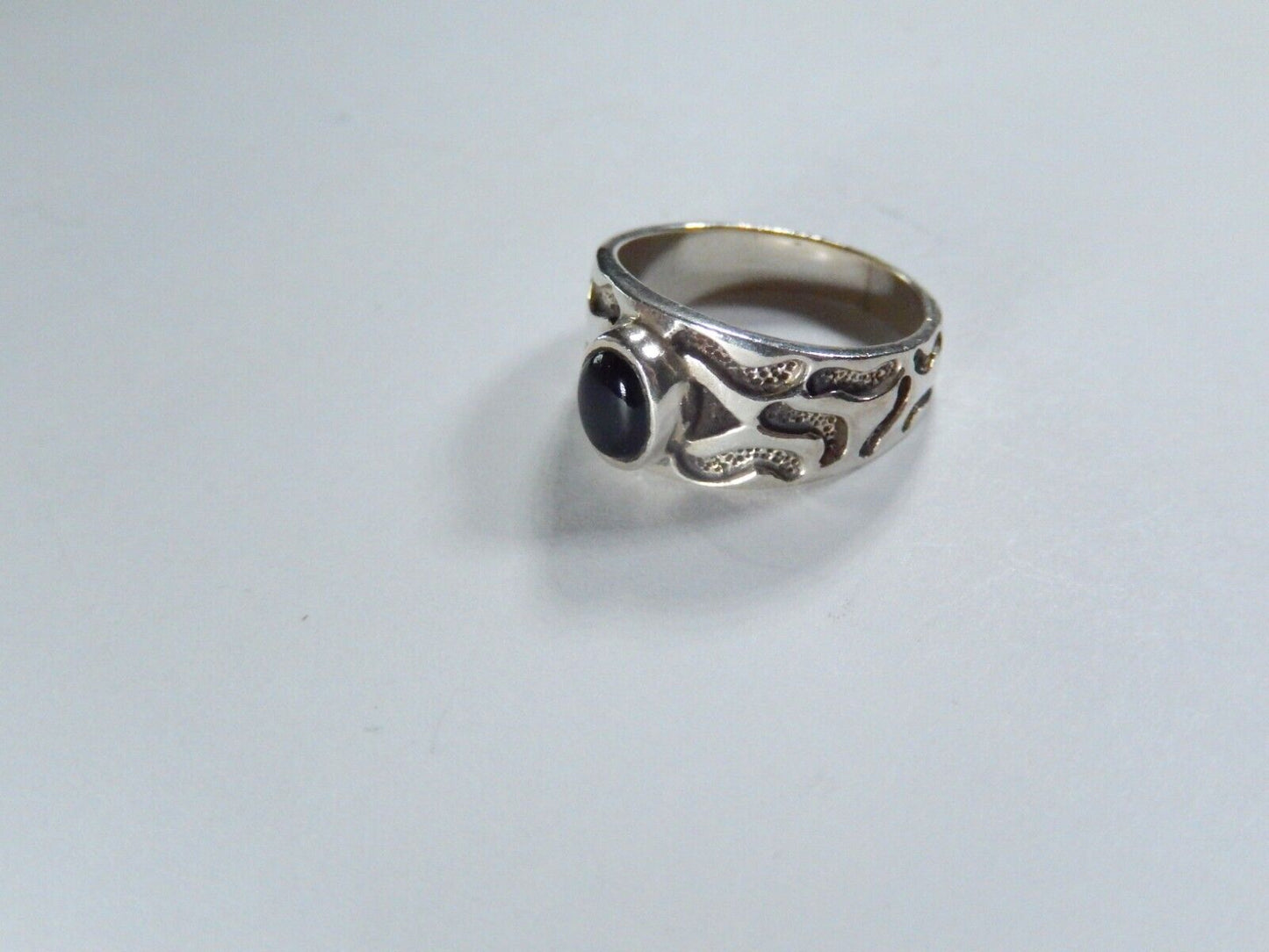 *VINTAGE*  Sterling Silver and Black Onyx Bezel Setting High Dome Ring Size 6
