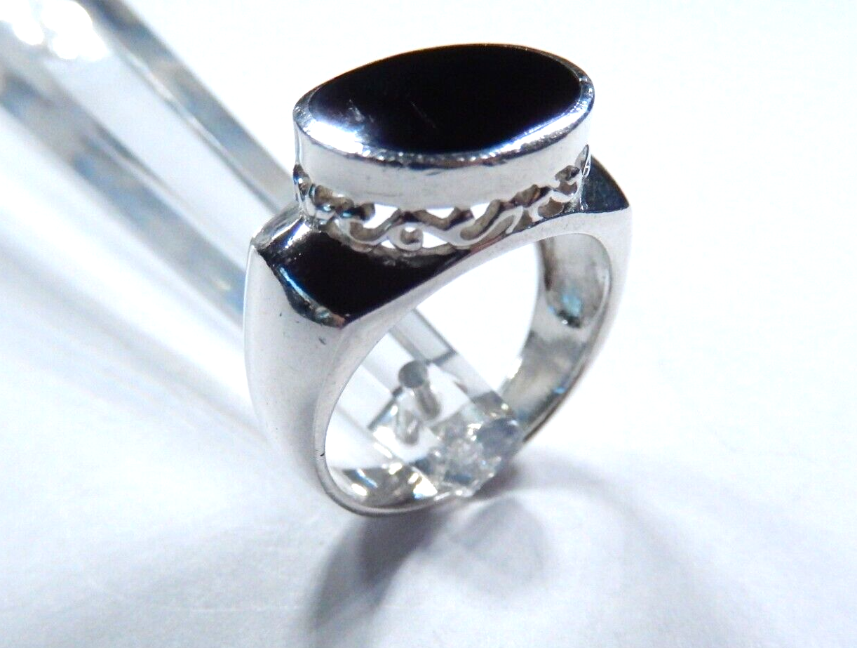 *VINTAGE* Men's Sterling Silver Black Onyx Ring Size 9