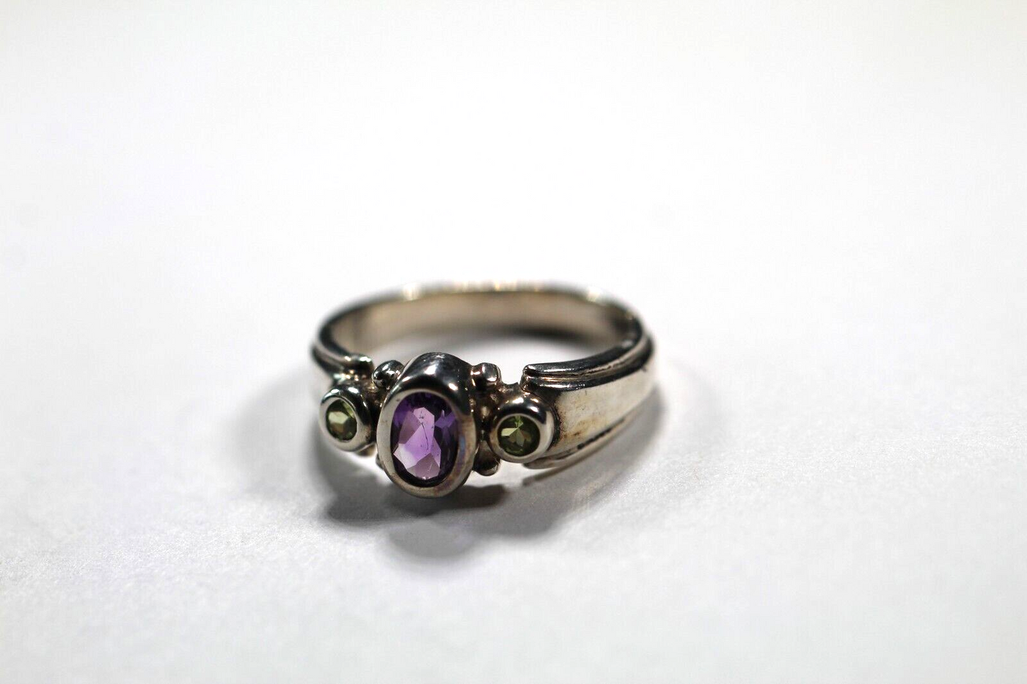 *VINTAGE*  Sterling Silver 925 Purple Amethyst & Peridot RING Size 5.25