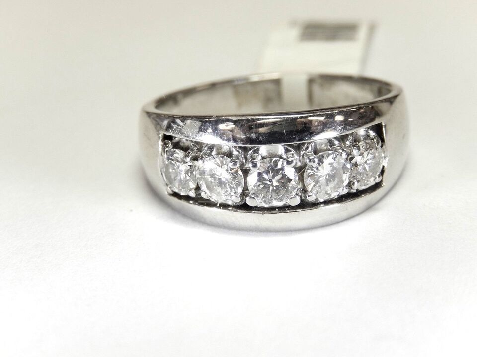 Men's White Gold Natural 5 Diamond Wedding Ring Approx. Size 10.5