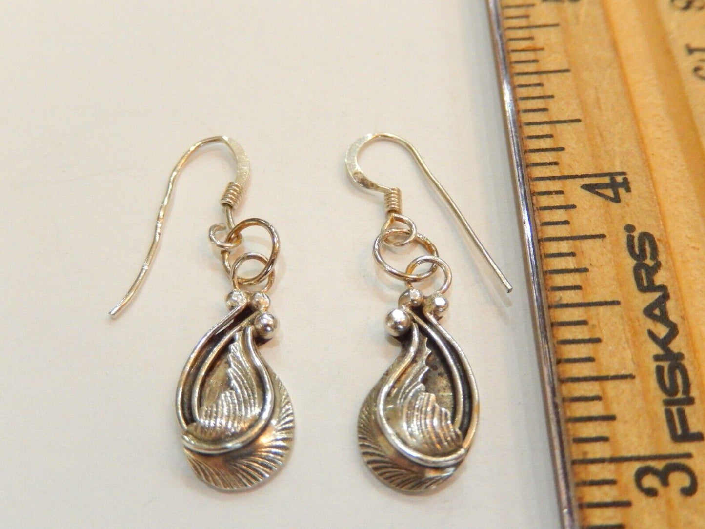 *VINTAGE*  Sterling Silver Native American  Dangle Leaf Earrings Signed "SW"