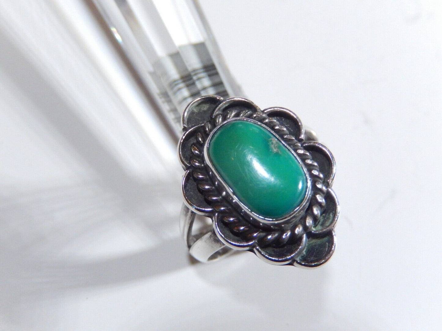 *VINTAGE* Native American Sterling Silver Oval Shape Green Turquoise Ring Size 7
