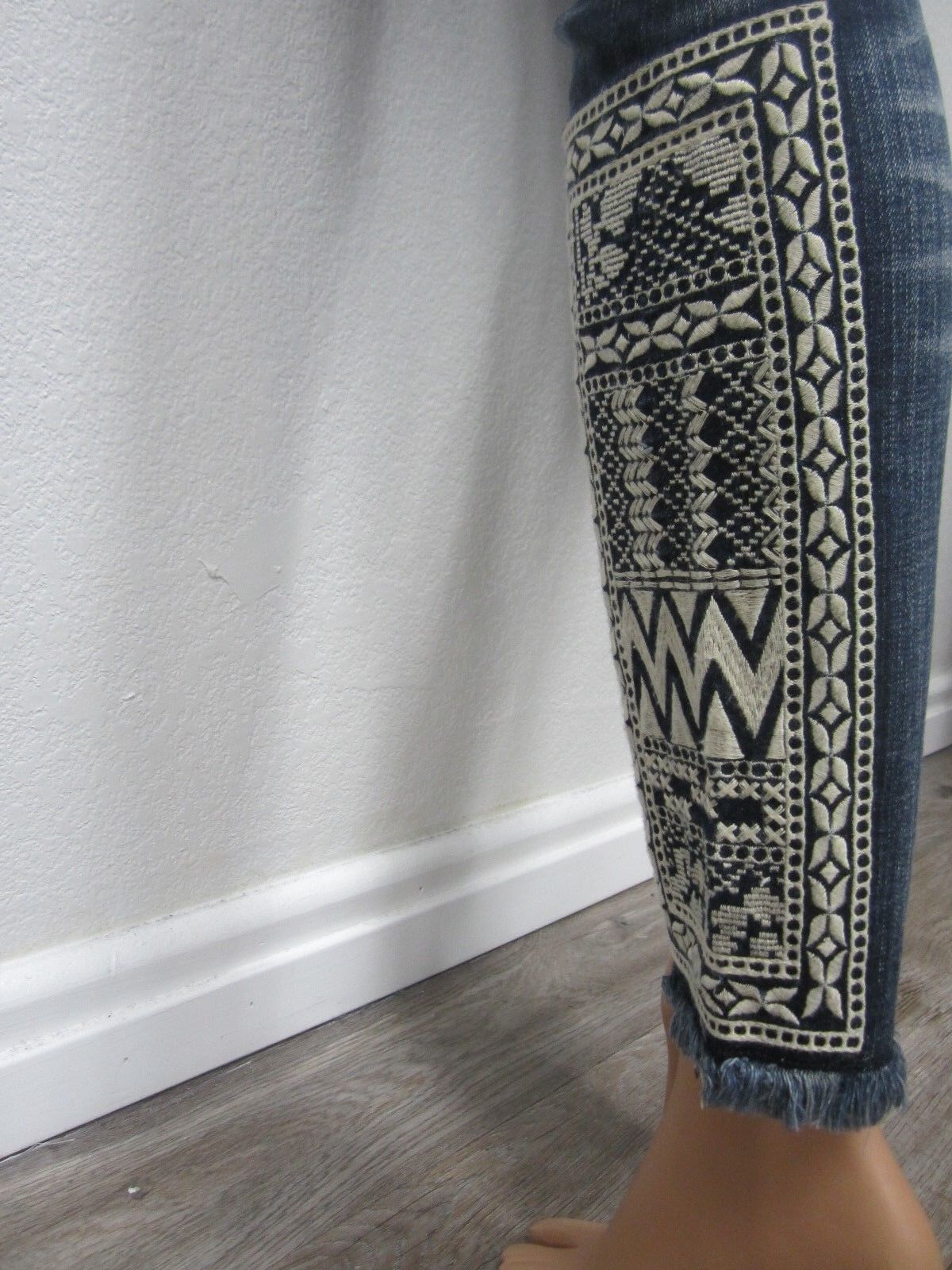 NWT Miss Me Born to Be Boho Ankle Skinny Jeans - JP7762AK Size W26 X L27 Cute
