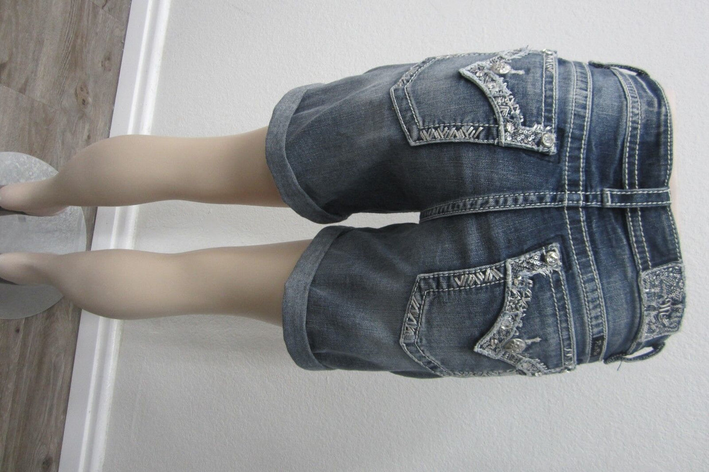 NWT Miss Me Women's BLING BLING  Mid Rise Denim Shorts M3196D Size 27 x 6