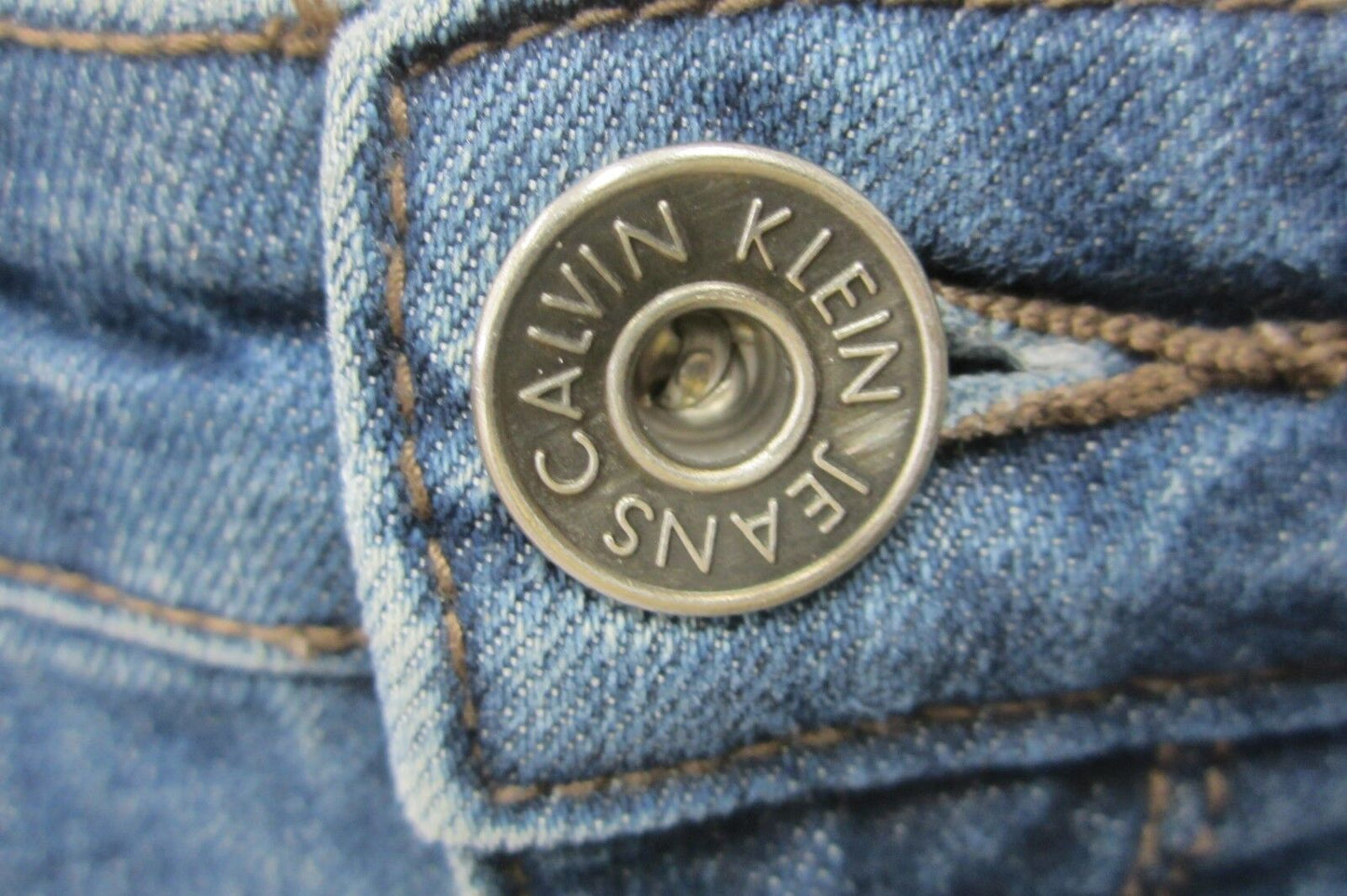 *VERY NICE*  Calvin Klein Med Dark Wash Denim Boot Cut Jeans Sz 10/30  x  30.5"L