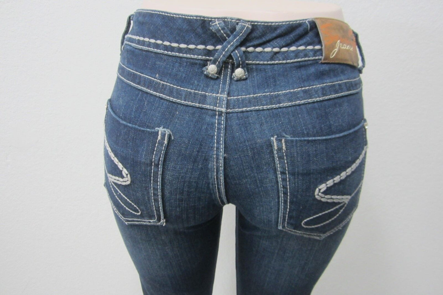 NWOT Seven 7 Women’s Jeans Slim Dark Denim Stretch Size W29 x L28