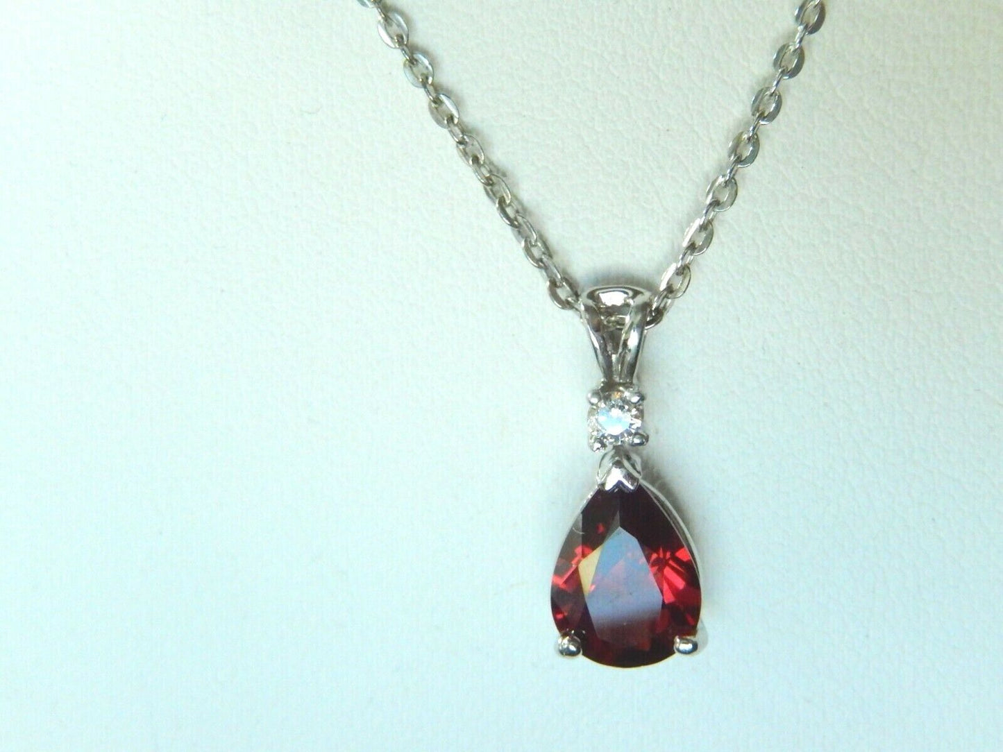 *NWT* 10K WHITE GOLD 1.75CT PEAR GARNET & DIAMOND PENDANT ON 18" CHAIN