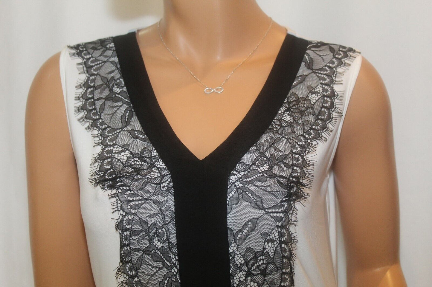 *NWT* Perseption Concept CUTE Slinky Lace Tunic White,Blk Top  Sleeveless Size S