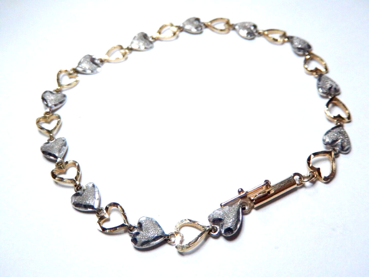 *VINTAGE*  Solid 10K  Two Tone 5.5mm Wide Heart Link 7" Bracelet