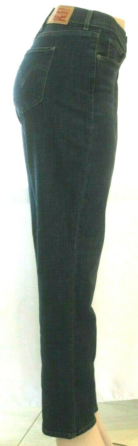 *NWT* $59.  Women's Levi's Classic Straight Medium Wash Jeans 16Med (W33 x L30)