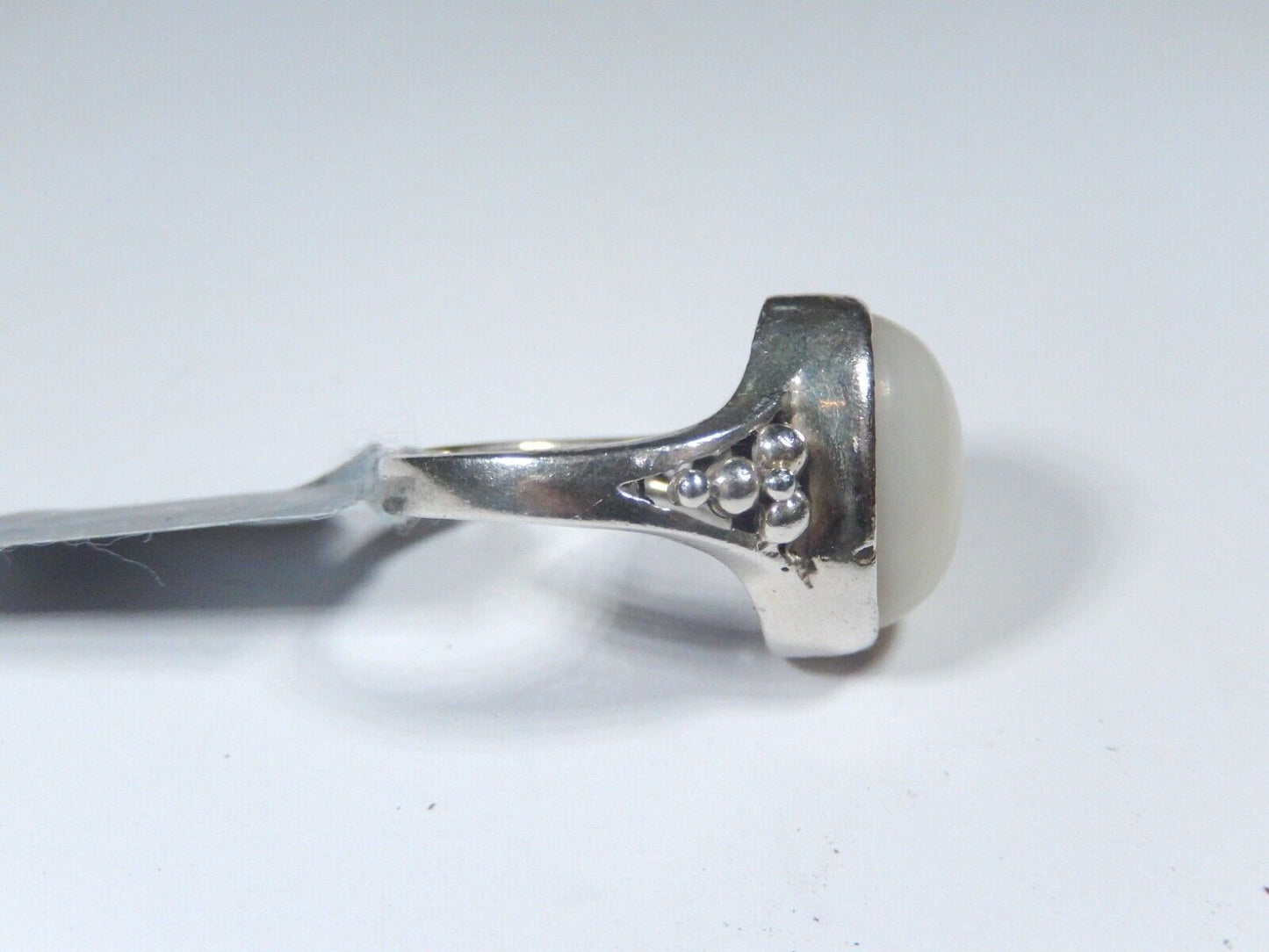 *WINTAGE* 925 Sterling Silver 14mm x 10 Oval Mother-of-Pearl  Ring Size 6