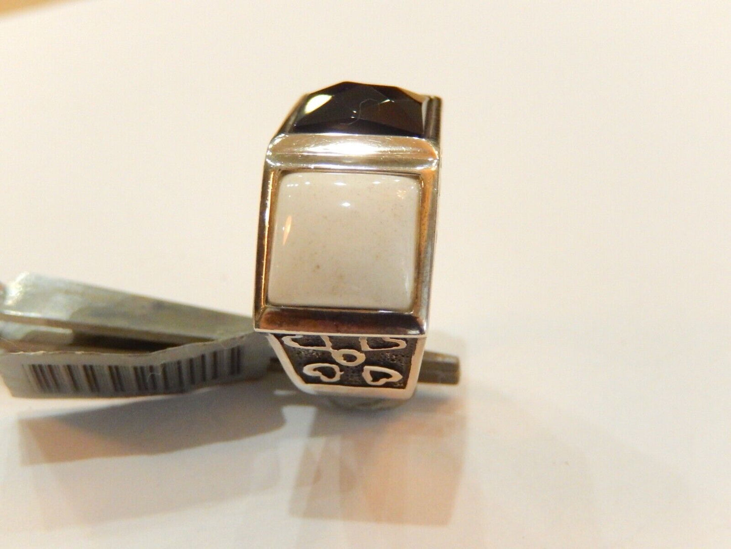 *VINTAGE* STERLING SILVER BLACK ONYX AND MOTHER OF PEARL RING SIZE 5.75