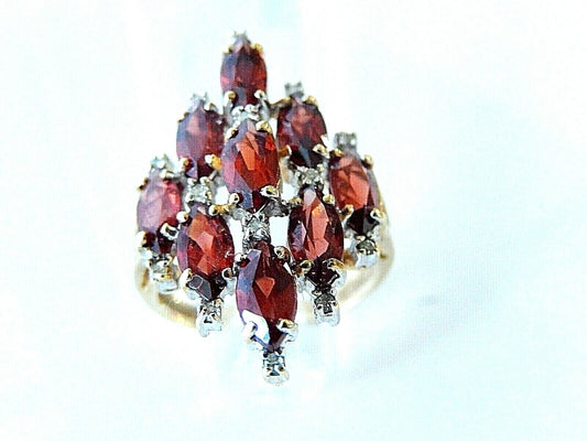 *VINTAGE* 14K Yellow Gold Stunning Red Garnet & Diamond Accent Ring Size 4.25