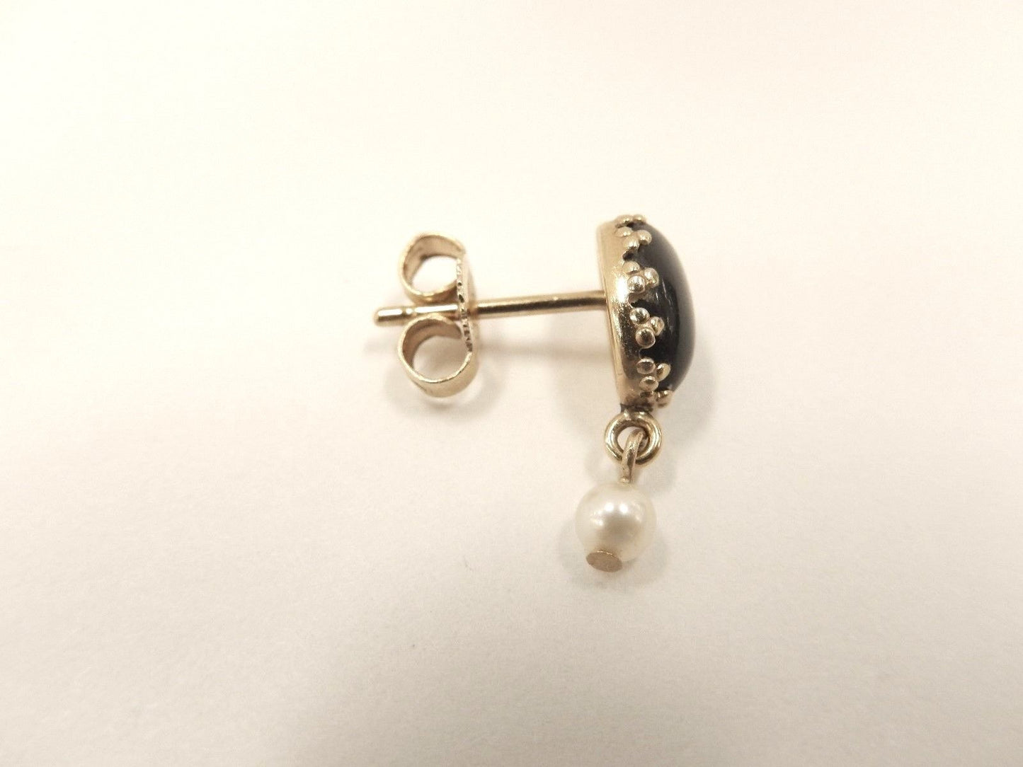 Vintage 14k Yellow Gold Mother of Pearl Earrings In Original Box JMS Jewelers