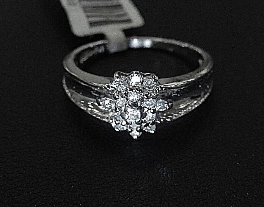 14K WHITE GOLD 1/4 CTTW NATURAL DIAMOND HALO RING   Sz 6.75