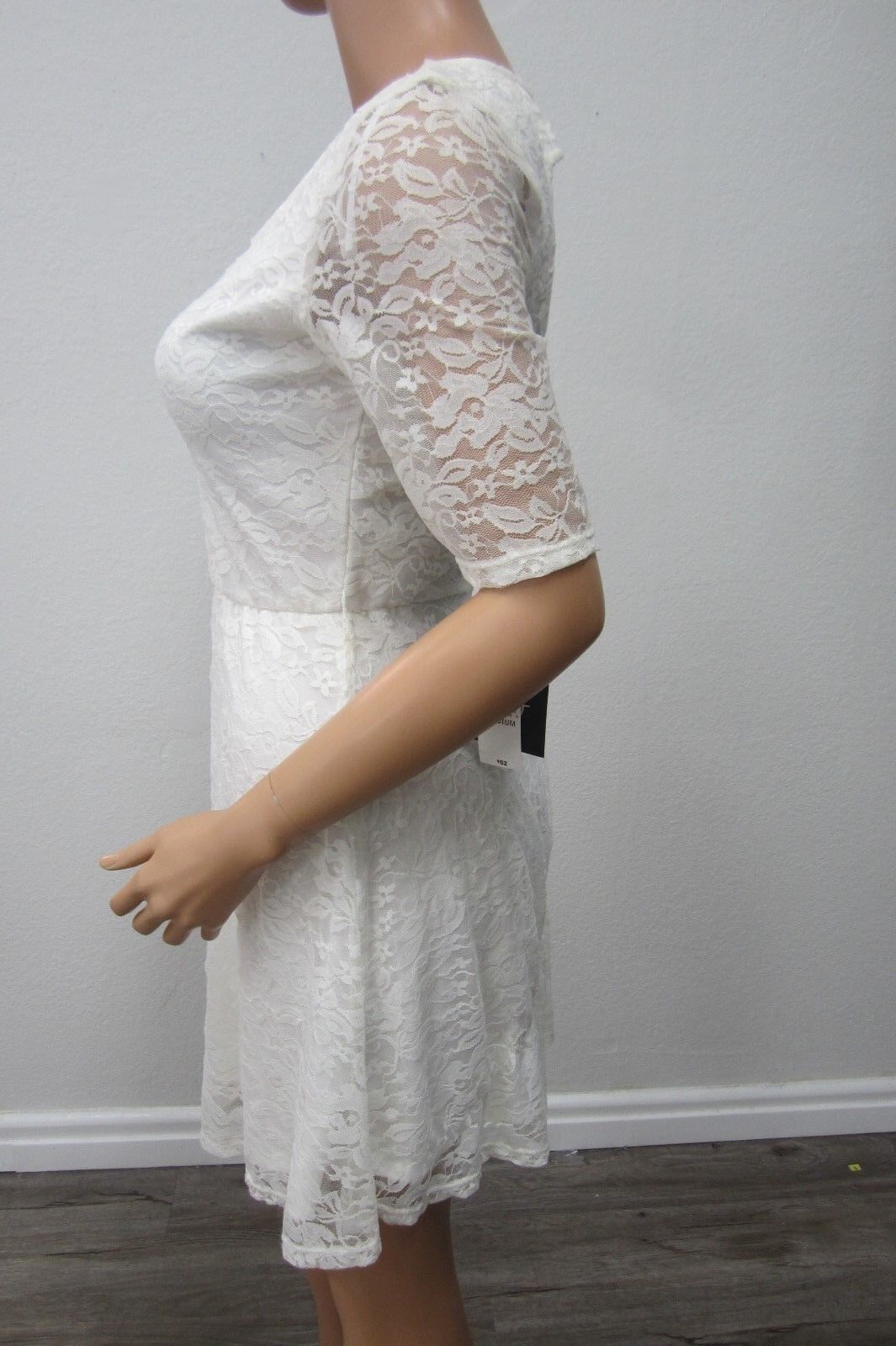 NWT  BY & BY IVORY LACE FULLY LINED DRESS  - BEAUTIFUL - Size Medium
