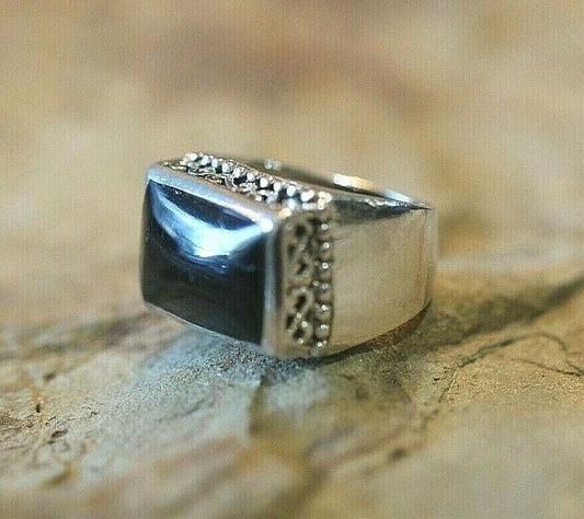 *VINTAGE* Large 925 Sterling Silver  Black Onyx Square Filigree Trim Ring Size 6
