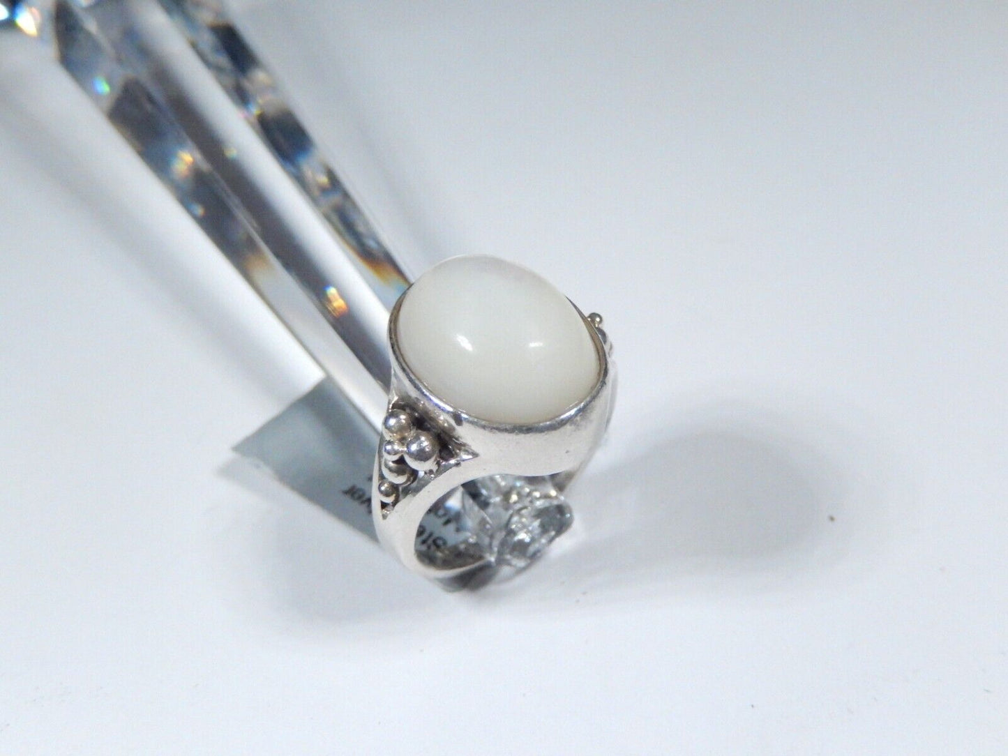 *WINTAGE* 925 Sterling Silver 14mm x 10 Oval Mother-of-Pearl  Ring Size 6
