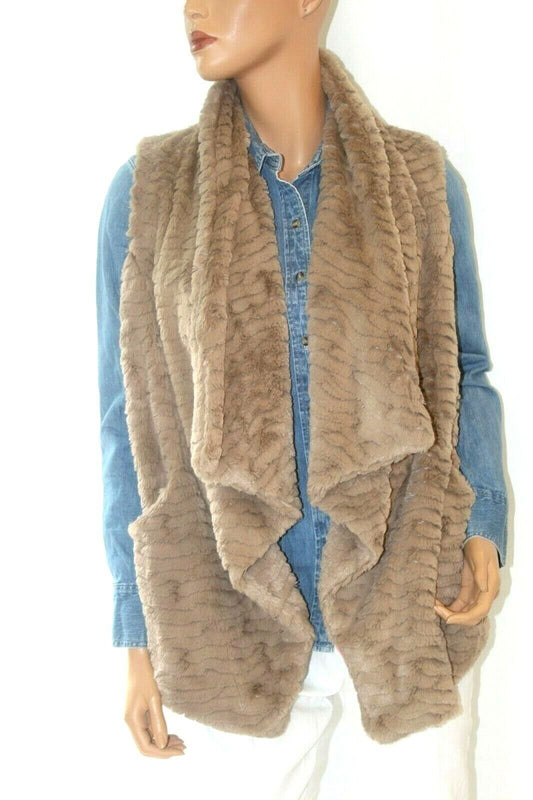 *NWT* $59.  Faux Fur Brown Vest With Pockets By Jolt Sz Medium "SUPER CUTE"