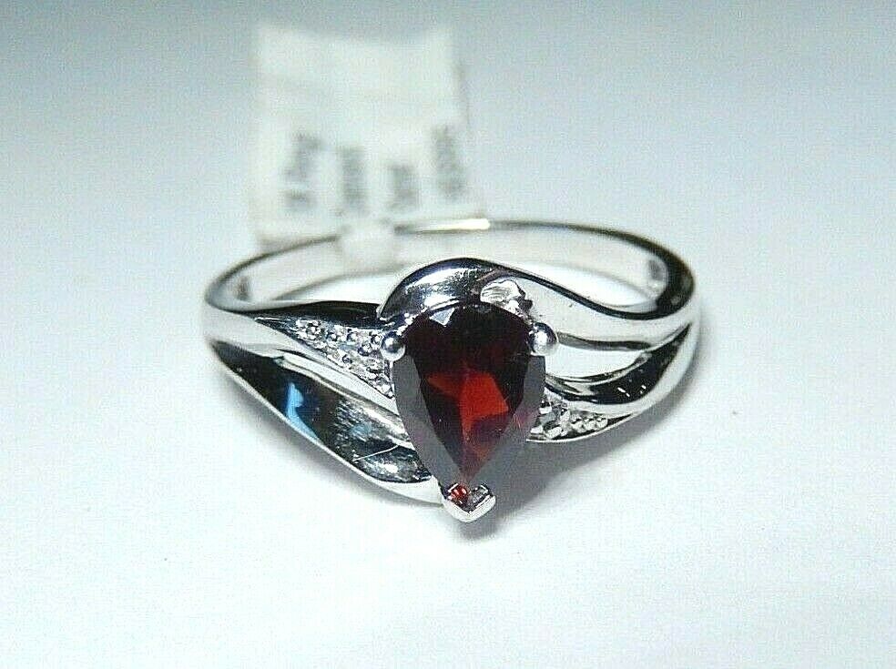 *NWT* 10k White Gold 3/4CT Pear Garnet And Diamond Ring Sz 7.5